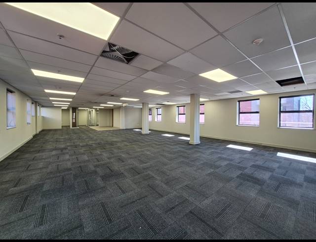 306M² OFFICE TO LET IN WAVERLEY